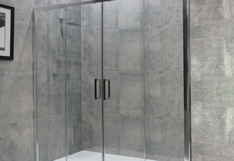 Silver-glass showerscreen